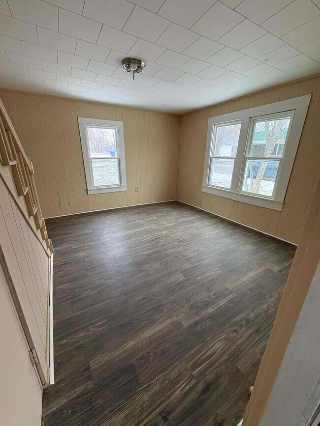 Foto del edificio - Modern & Move-In Ready with Basement