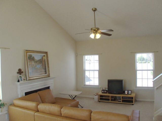 Building Photo - Simpsonville - 4 / 2.5, 2,100  SF