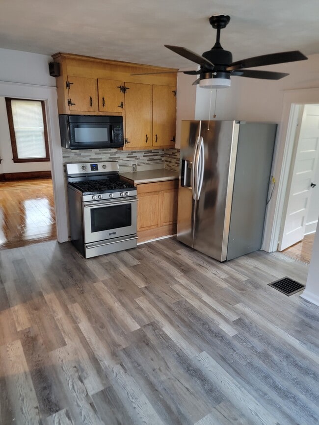 Foto del edificio - 110 S Burritt St