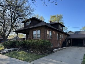 Building Photo - 1004 B St
