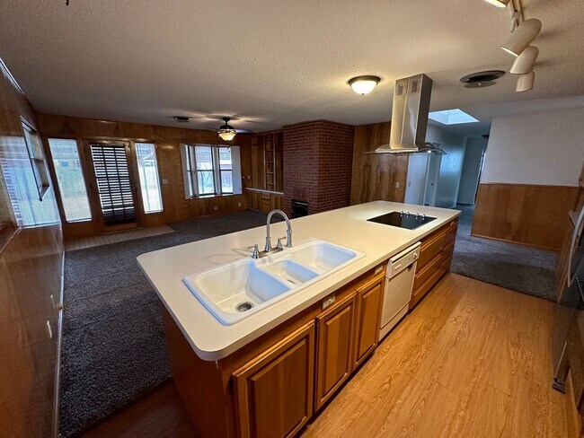 Building Photo - 5405 George Terrace