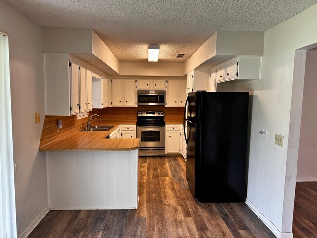 Building Photo - 4705 Trinidad Dr