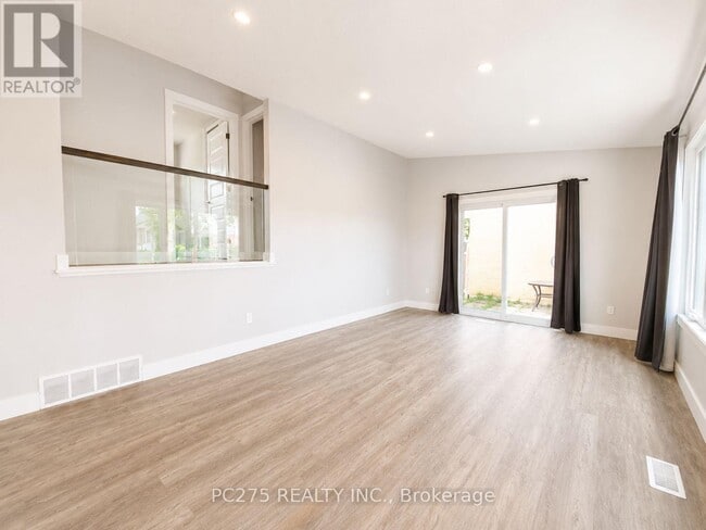 Building Photo - 49 Caprice Crescent