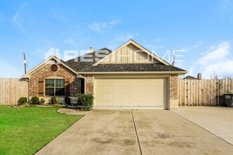 Building Photo - 130 Price Cir