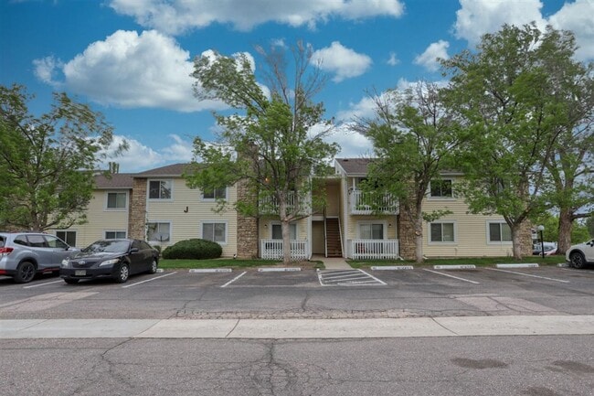 Building Photo - 8555 S Fairmount Dr