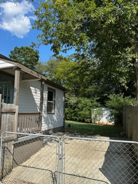 Building Photo - 603 Brunson Ave