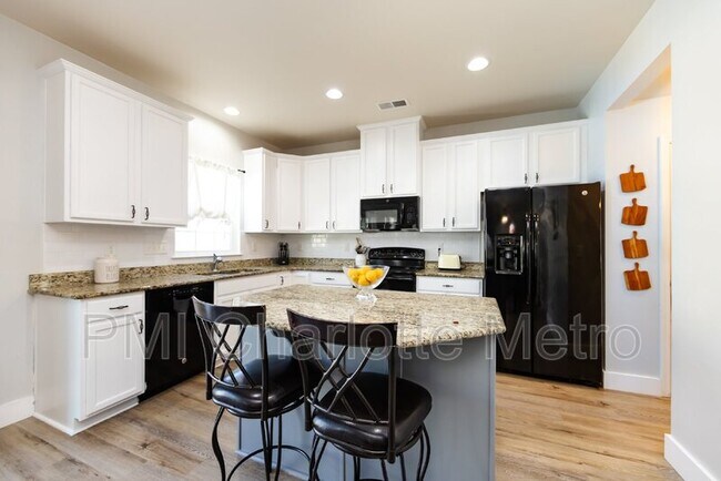 Building Photo - 10924 Tailwater St