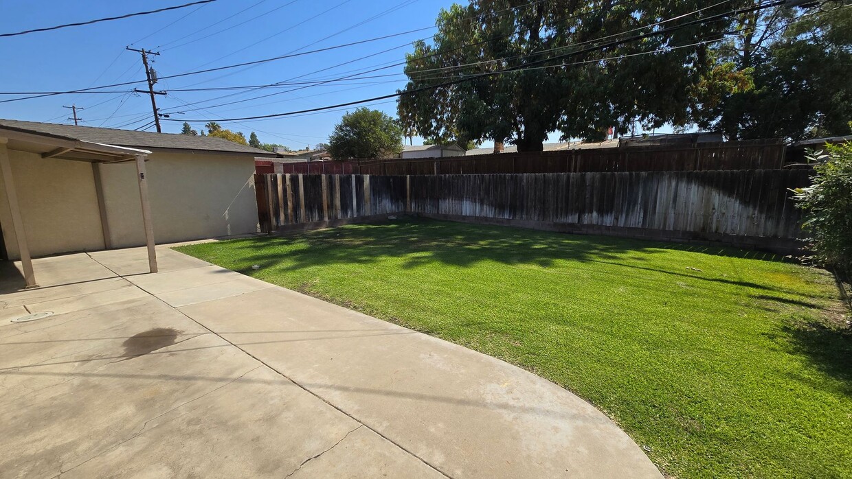Primary Photo - 2707 Wenatchee Ave