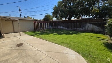 Building Photo - 2707 Wenatchee Ave