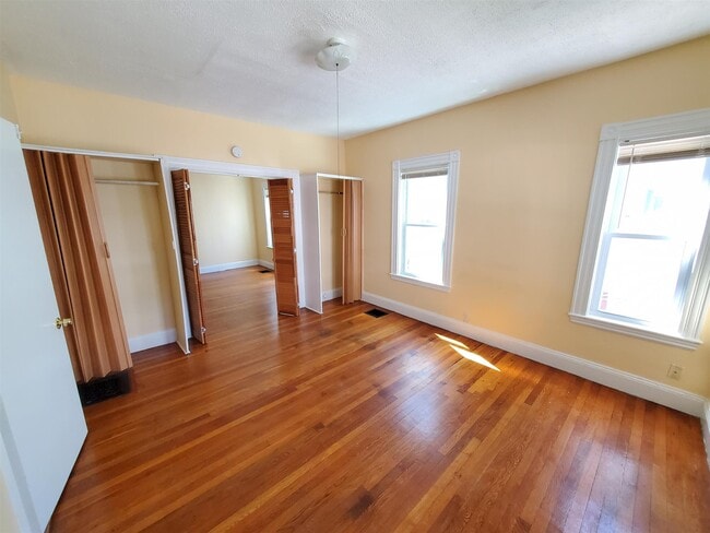 Building Photo - 32 Claremon St