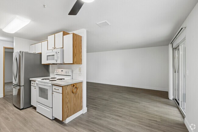 1 dormitorio, 1 baño - 850 pies cuadrados - Comedor - Cascadian East Apartments
