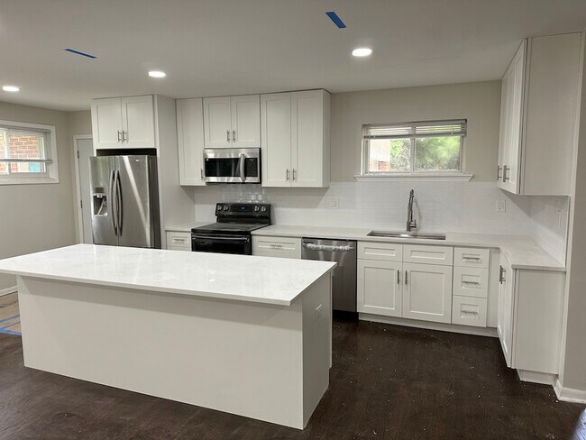 Building Photo - 8816 Kenton Ave