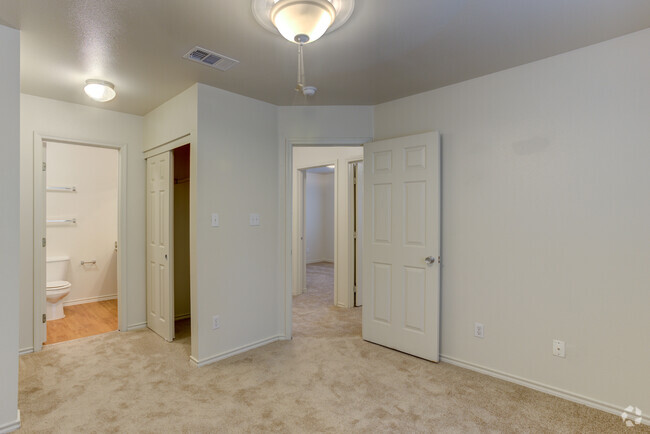 Master Bedroom - Hunters Cove