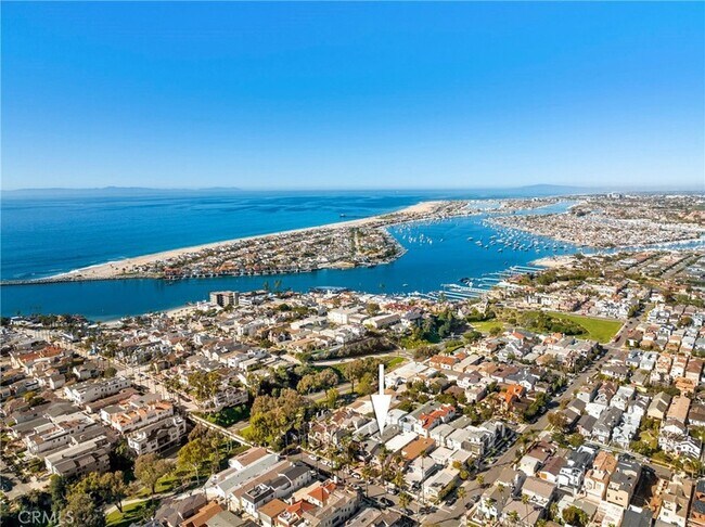 Foto del edificio - 411 Goldenrod Ave