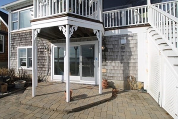 Building Photo - 130 Bay View Ave