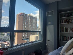 Building Photo - 200 Besserer St