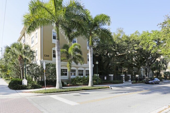 Building Photo - Broadway Promenade