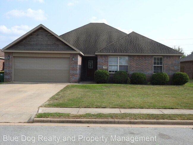 Building Photo - 4 br, 2 bath House - 1210 Kensington Drive