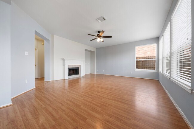 Foto del edificio - 17102 Mountain Crest Dr