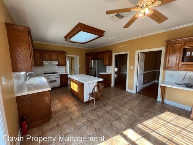 Building Photo - 3 br, 2.5 bath House - 2505 Cassie Lane