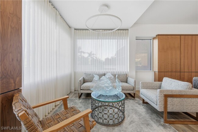 Foto del edificio - 6361 Pelican Bay Blvd