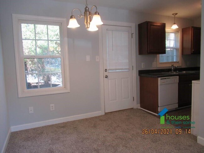Building Photo - 212 Emerald Park Ct.