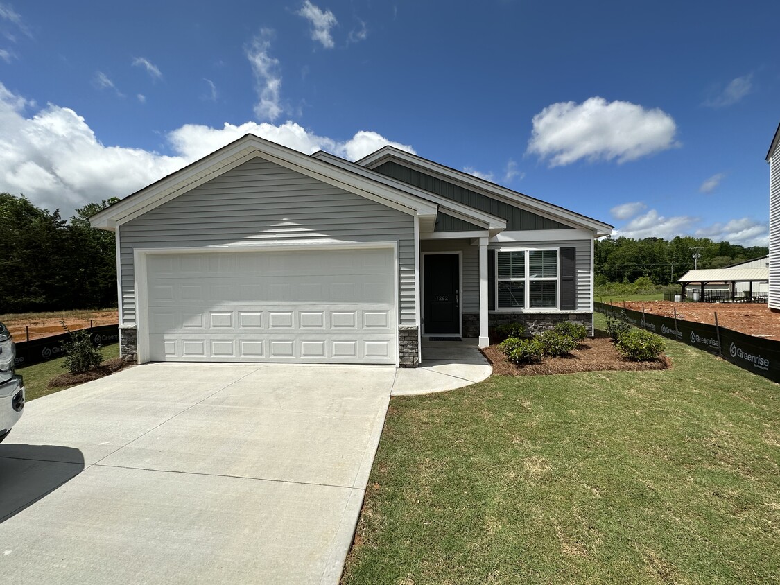 Foto principal - 7262 Heirloom Ln