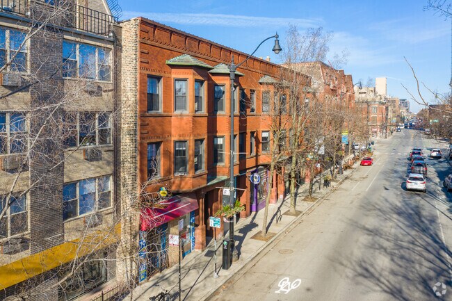 Foto del edificio - 2256-64 N. Lincoln Ave.