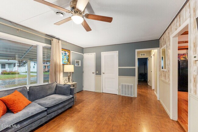 Foto del edificio - 56 Monroe St