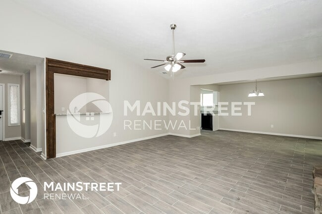 Building Photo - 6310 Beethoven Cir