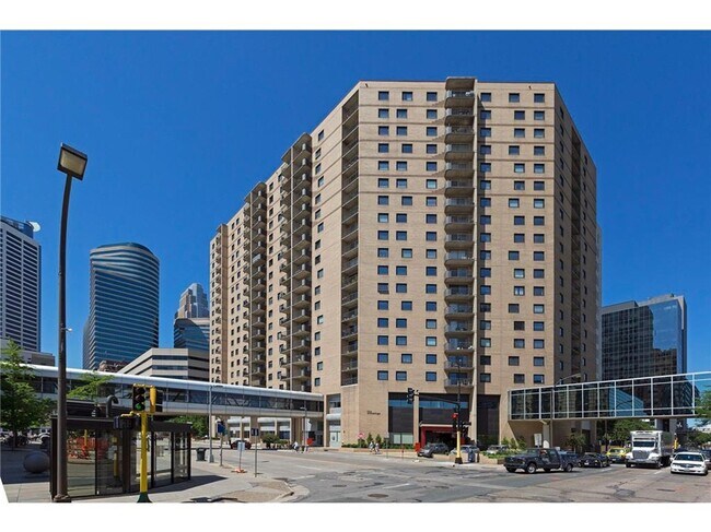 Foto del edificio - 121 Washington Ave S