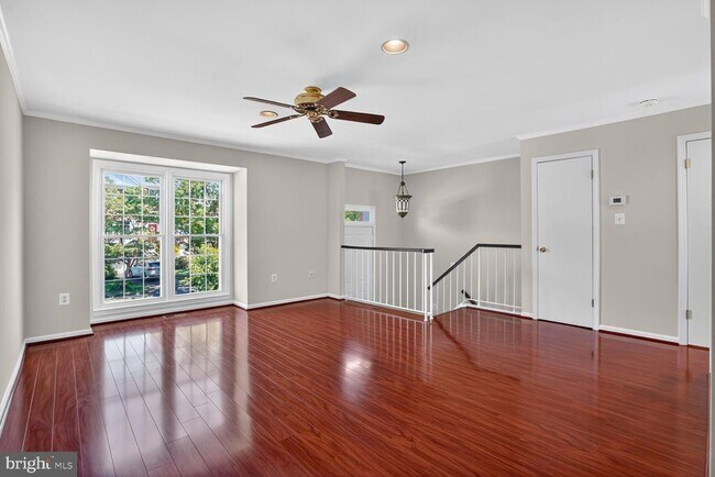 Foto del edificio - 4231 Sleepy Lake Dr