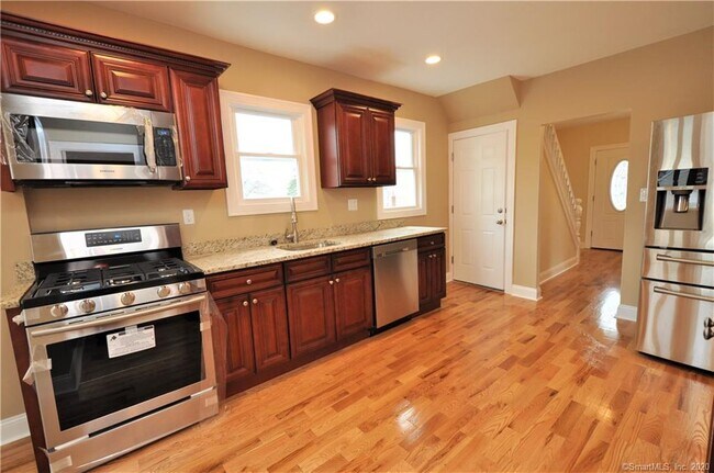Building Photo - 218 Roselle St