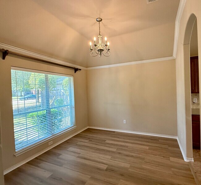 Foto del edificio - 502 Branchwood Dr