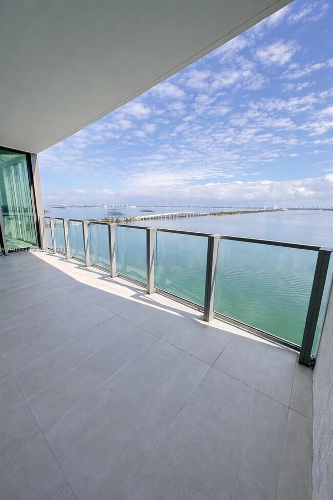 Foto del edificio - 2900 NE 7th Ave