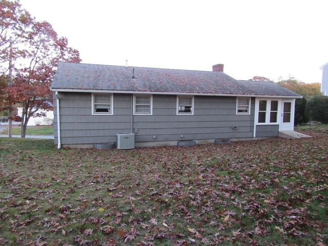 Building Photo - 15 Rip Van Winkle Way
