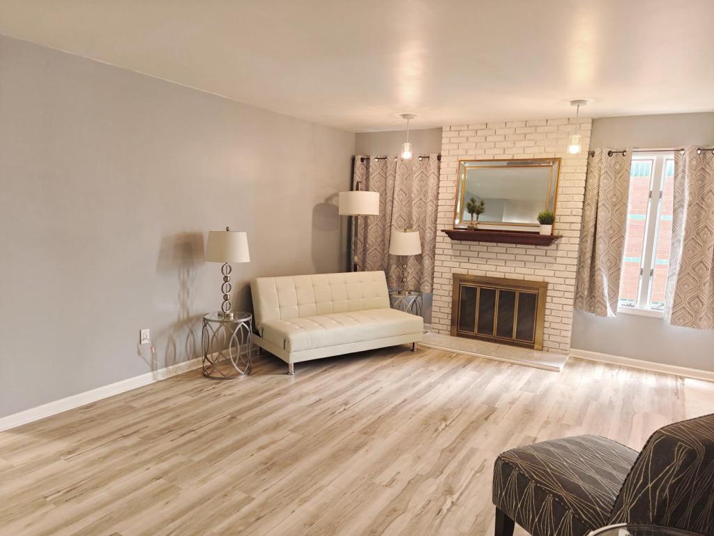 Foto principal - 22248 Garrison St