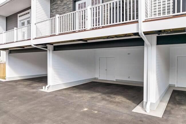 Building Photo - 65 Main St