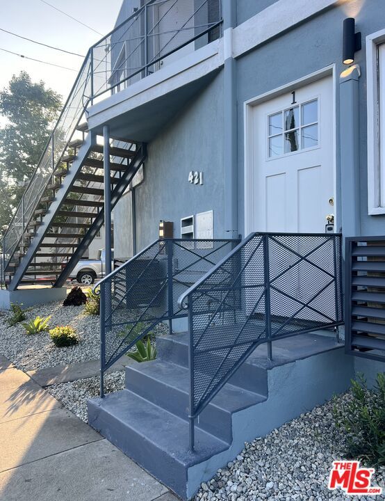 Building Photo - 421 E Chevy Chase Dr