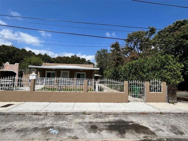 Building Photo - 261 NW 49th St