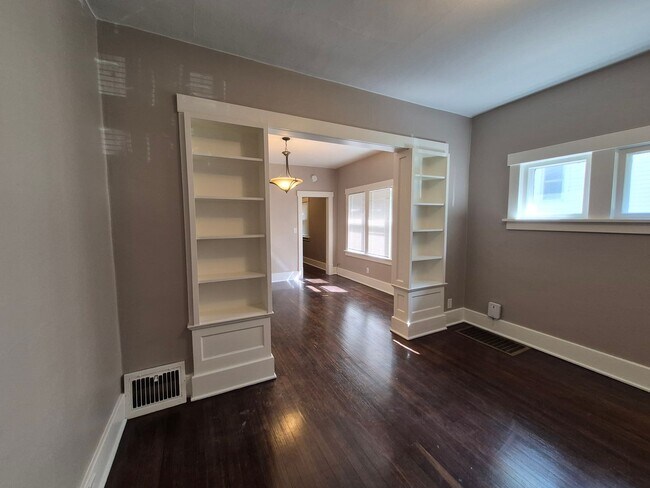 Foto del edificio - 4410 Cass St