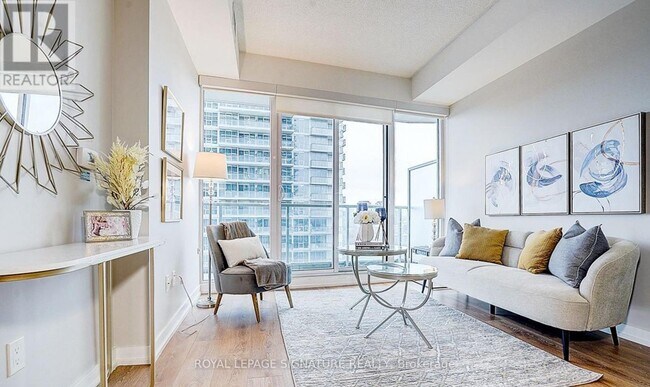 Photo du bâtiment - 115 McMahon Dr