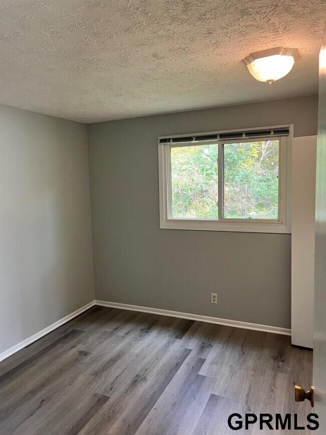 Foto del edificio - 817 James Pkwy