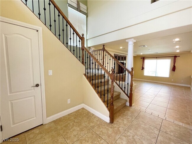 Building Photo - 9873 Belle Marie Ct