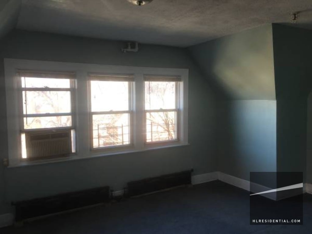 Building Photo - 3442 84th St
