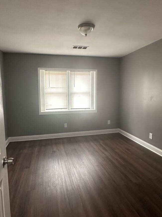 Foto del edificio - 384 Sunset Ave NW