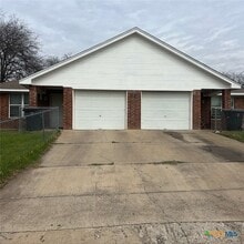 Building Photo - 811 York Ave