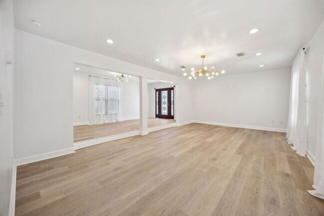Building Photo - 3415 Southmore Blvd
