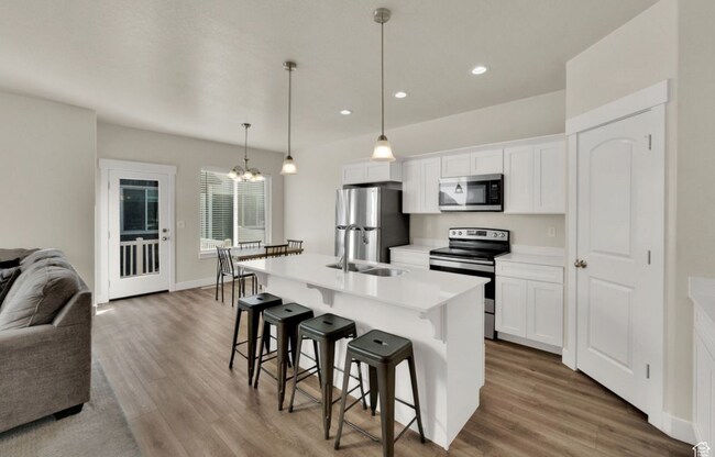 Foto del edificio - 275 W 700 N