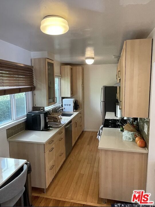 Foto del edificio - 2329 Clark Ave